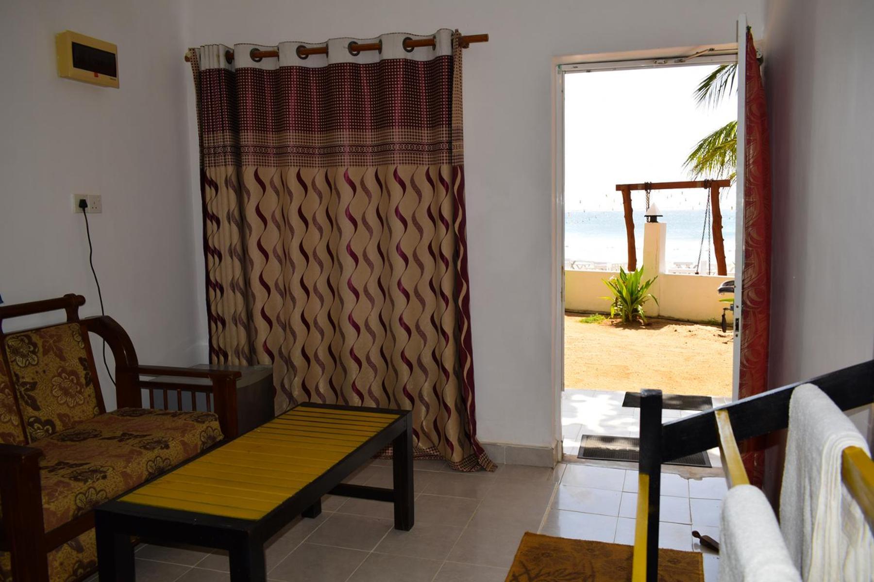 Golden Beach Cottages Trikunamalaja Zewnętrze zdjęcie