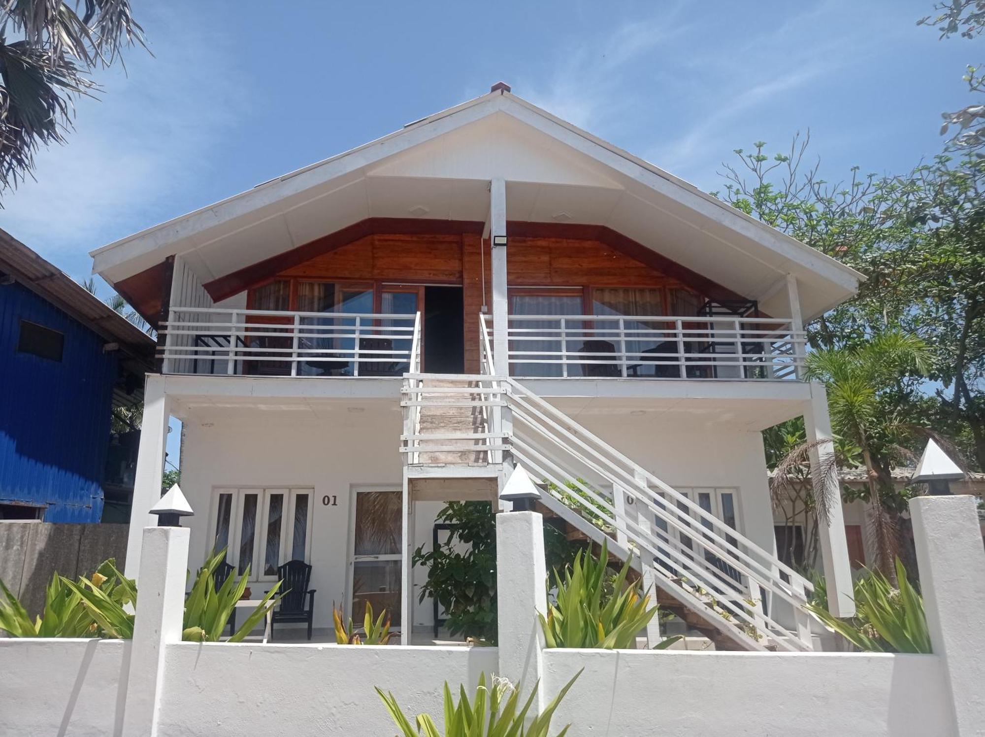 Golden Beach Cottages Trikunamalaja Zewnętrze zdjęcie